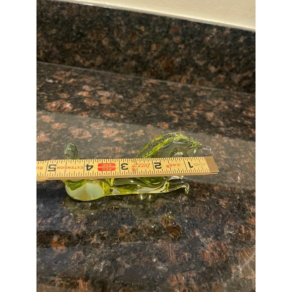 Uranium glass vaseline unicorn - Picture 9 of 9